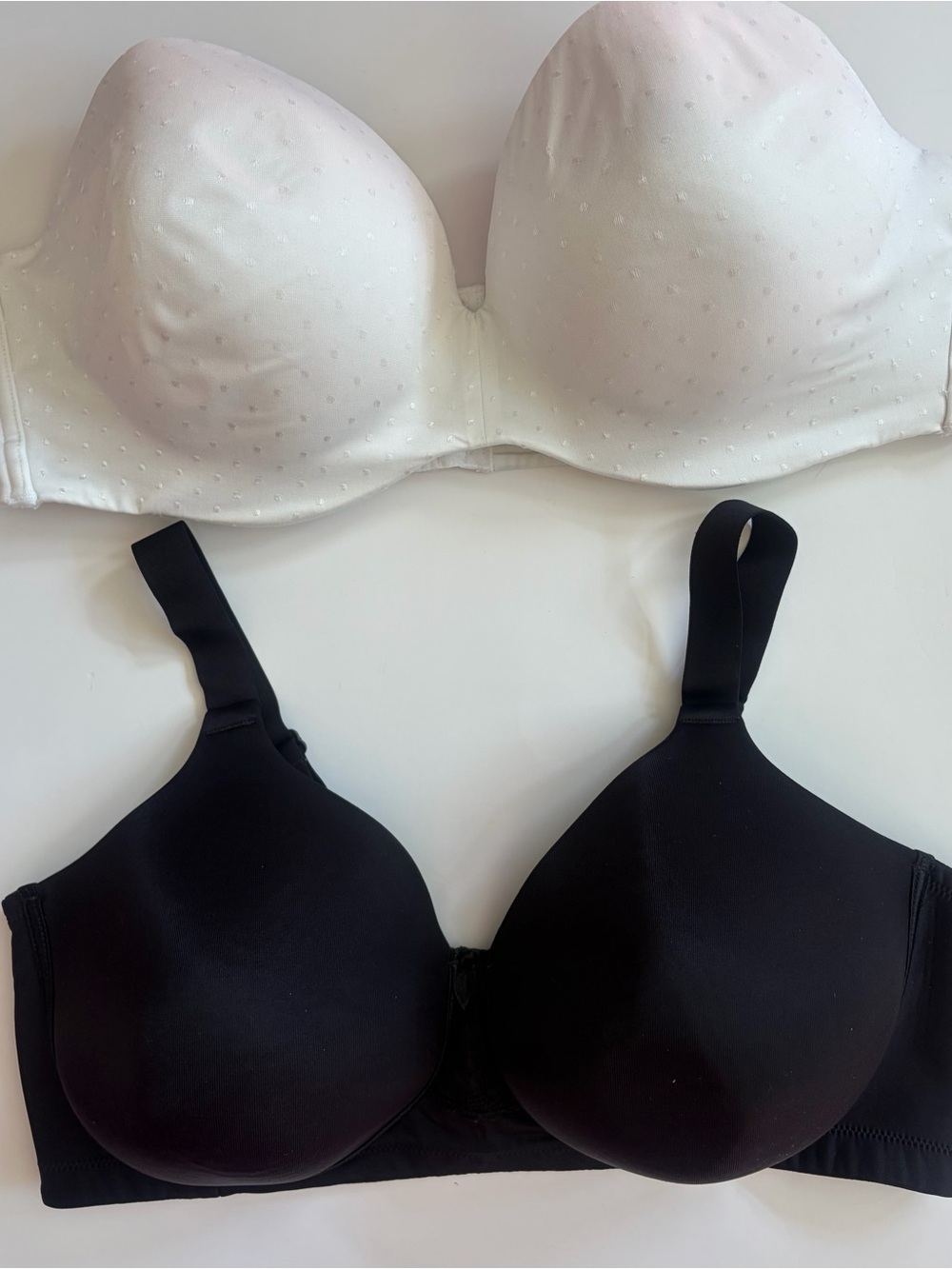 2-Pack Bra Bundle Women's T-Shirt Bra & strapless bra  Black and White size 40D